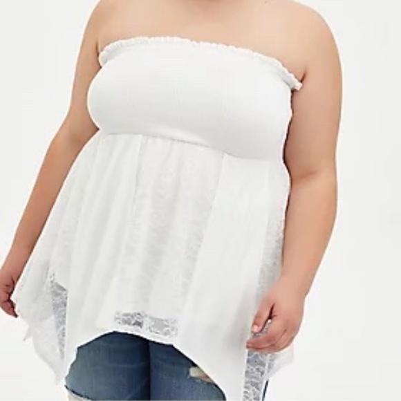NWT Torrid BABYDOLL SUPER SOFT LACE MIXED STRAPLESS SHARKBITE HEM TUBE TOP - Picture 1 of 5